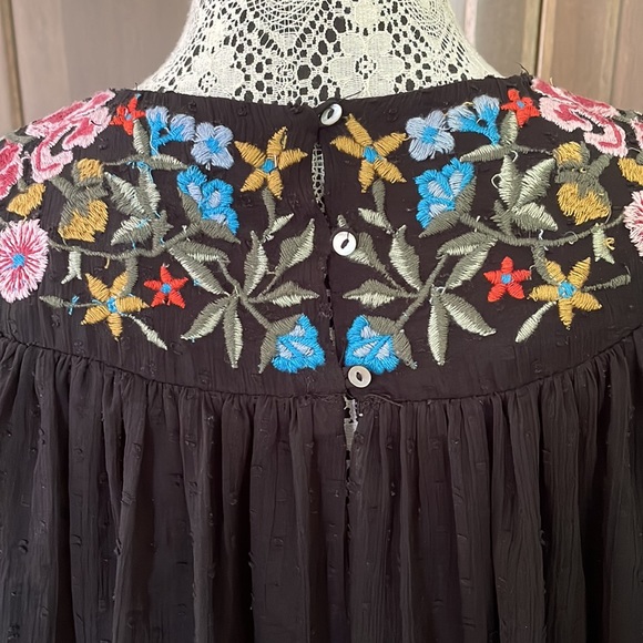 ZARA EMBROIDERED TOP - Picture 6 of 9